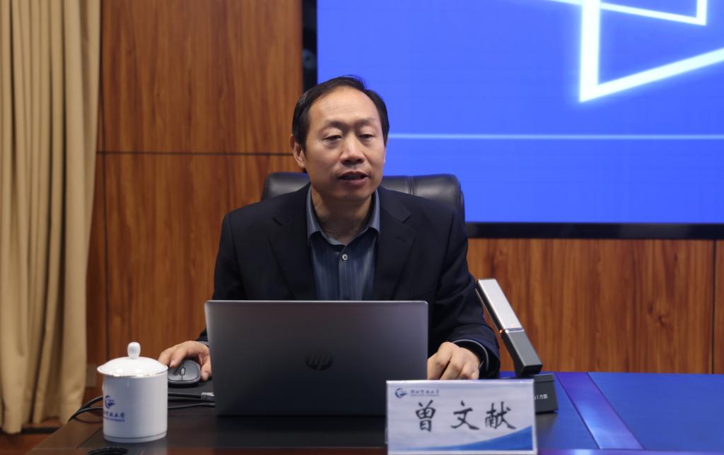 曾教授2.jpg