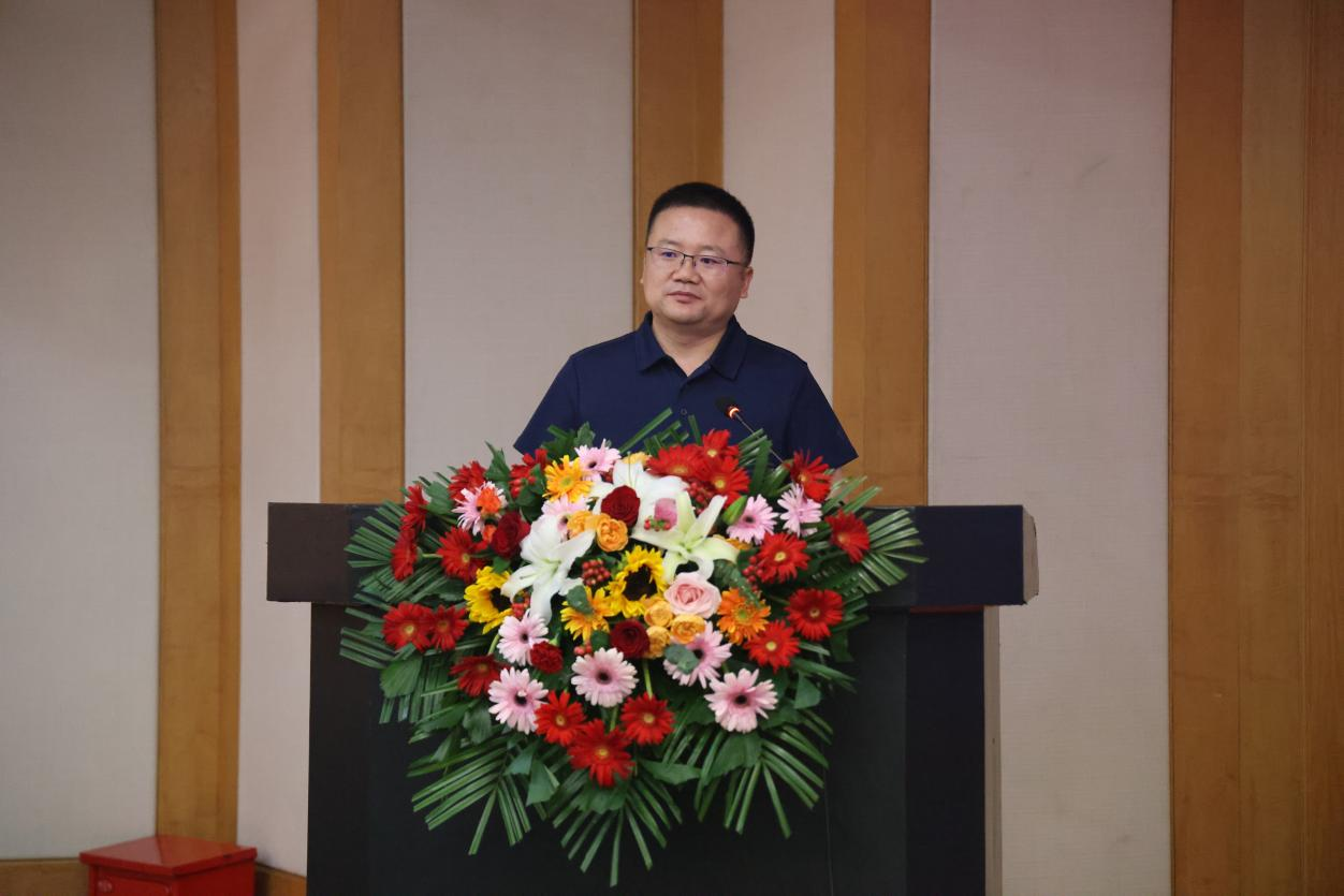 李东.png